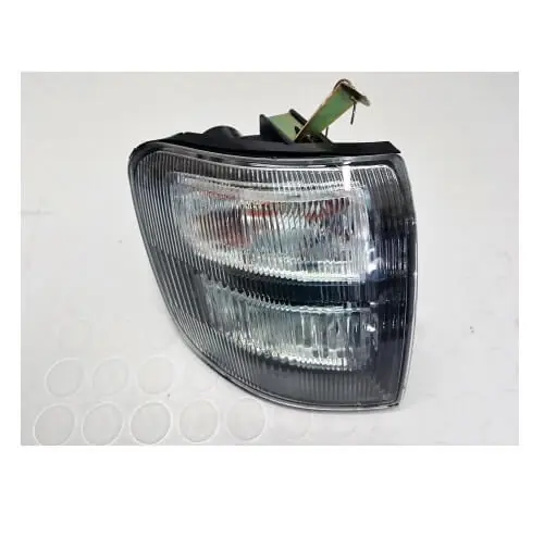 Must-Have Fanalino Anteriore Freccia/Posizione Mitsubishi Pajero V20 Target – Destro